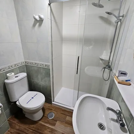 Cais Hotel *